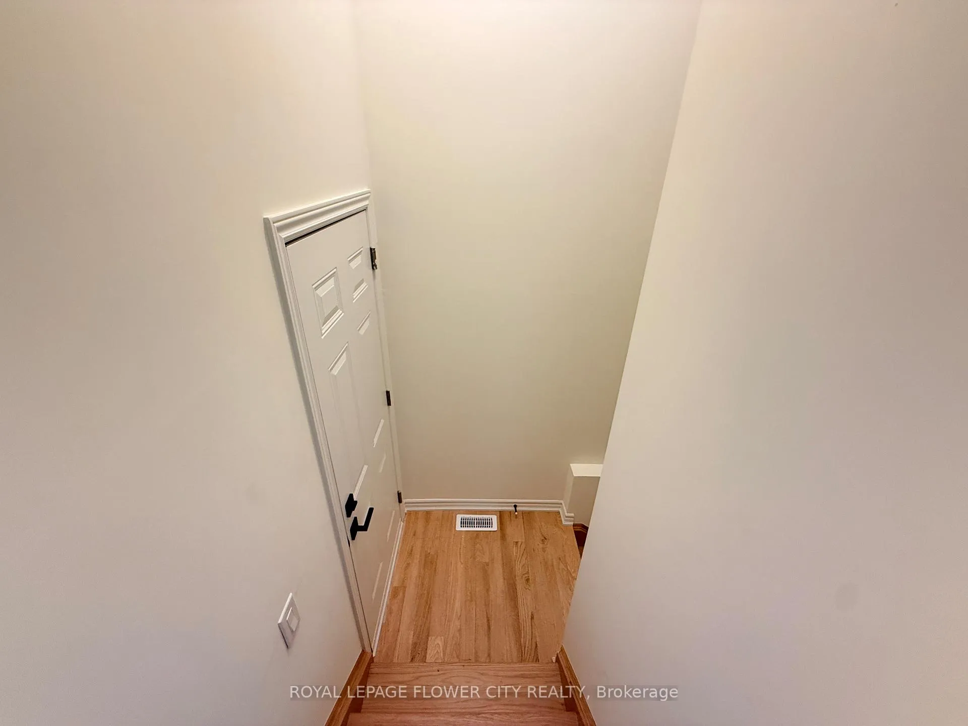 Photo 19 of 94 Cadillac Crescent, Brampton, Fletcher's Meadow — HOMEH