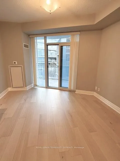 Photo 4 of Unit 328, 58 Marine Parade Drive, Etobicoke, Mimico — HOMEH