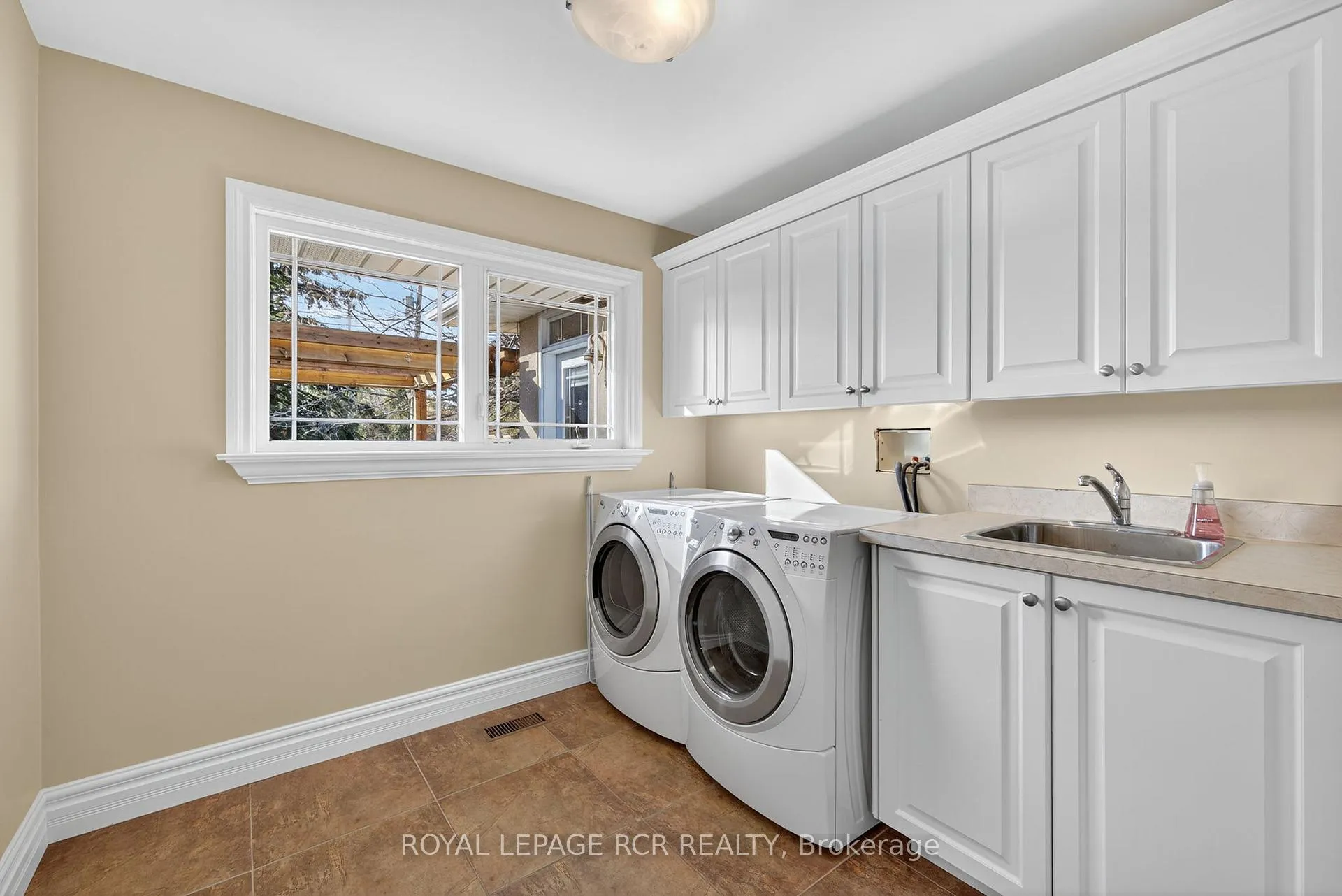 Photo 25 of 181 Queen Street S, New Tecumseth, Tottenham — HOMEH