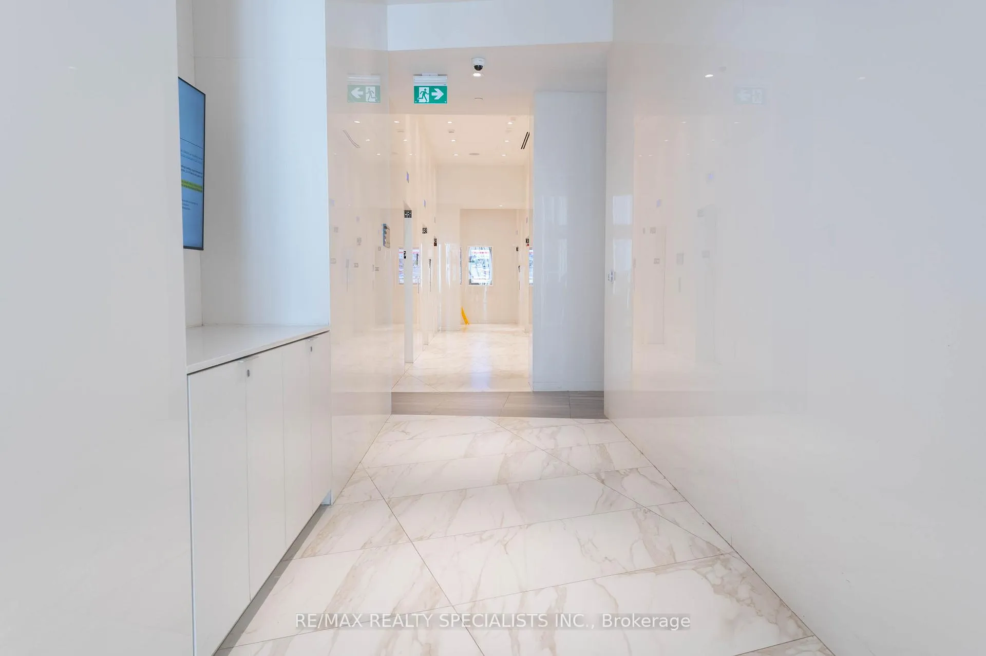 Photo 3 of Unit 321, 3883 Quartz Road, Mississauga, City Centre — HOMEH