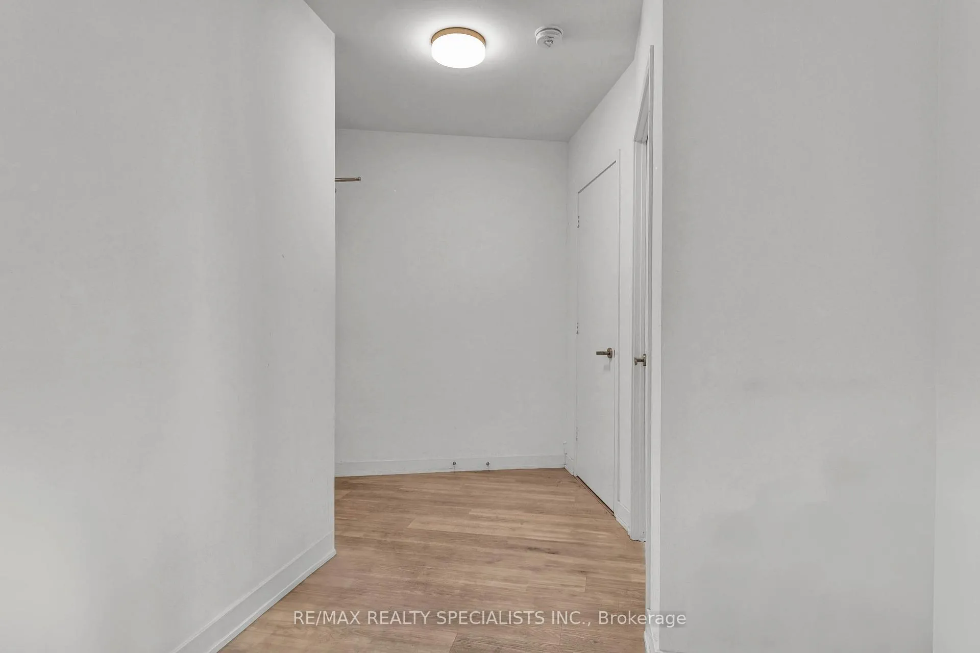 Photo 5 of Unit 321, 3883 Quartz Road, Mississauga, City Centre — HOMEH