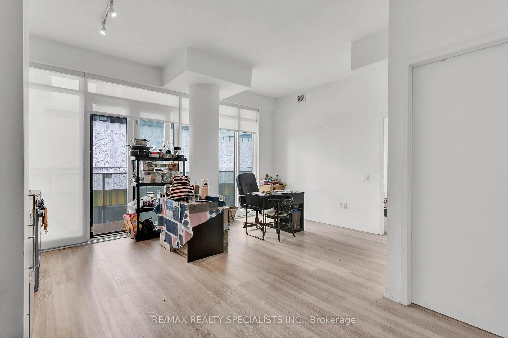 Photo 6 of Unit 321, 3883 Quartz Road, Mississauga, City Centre — HOMEH