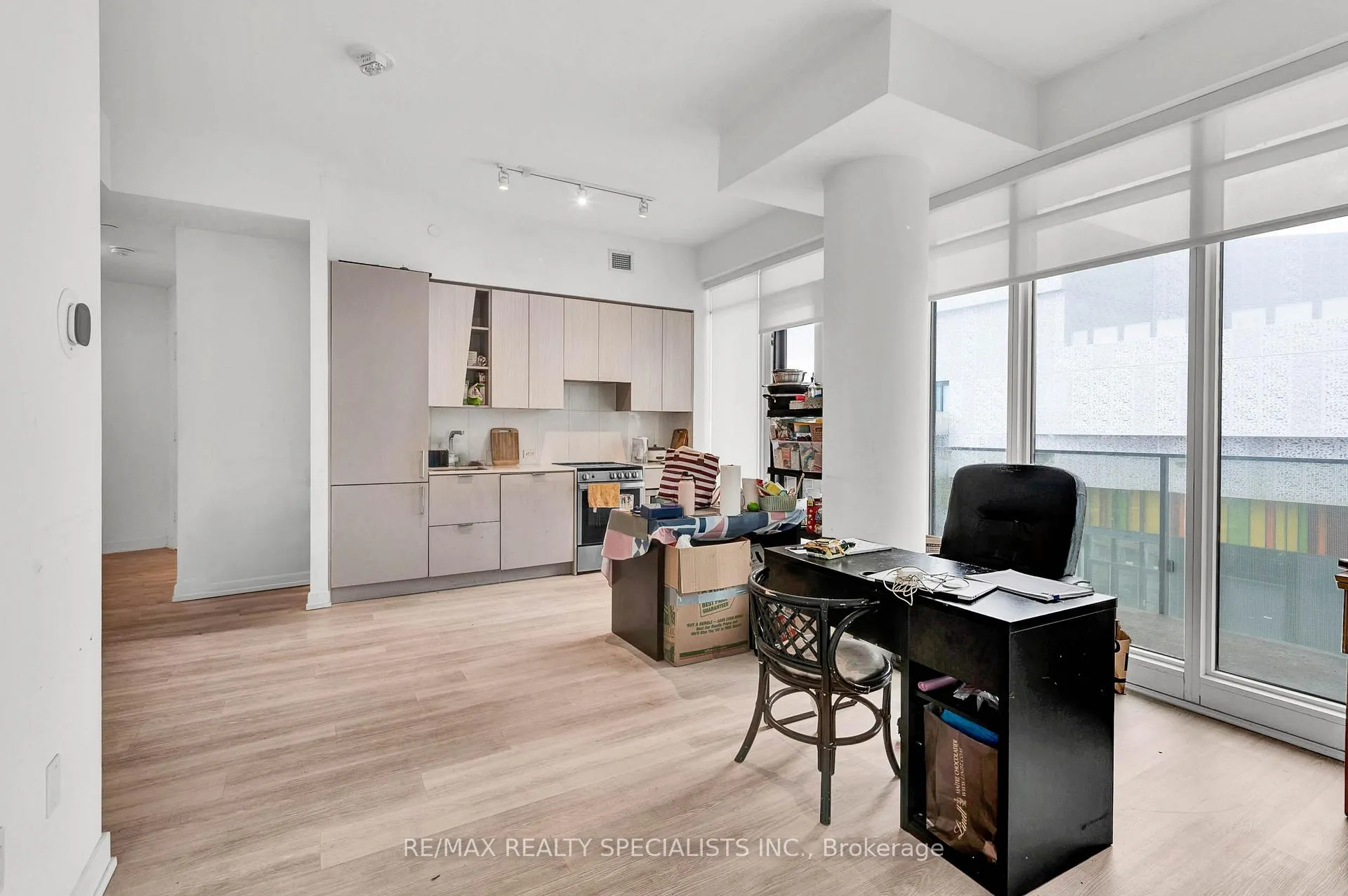 Photo 7 of Unit 321, 3883 Quartz Road, Mississauga, City Centre — HOMEH