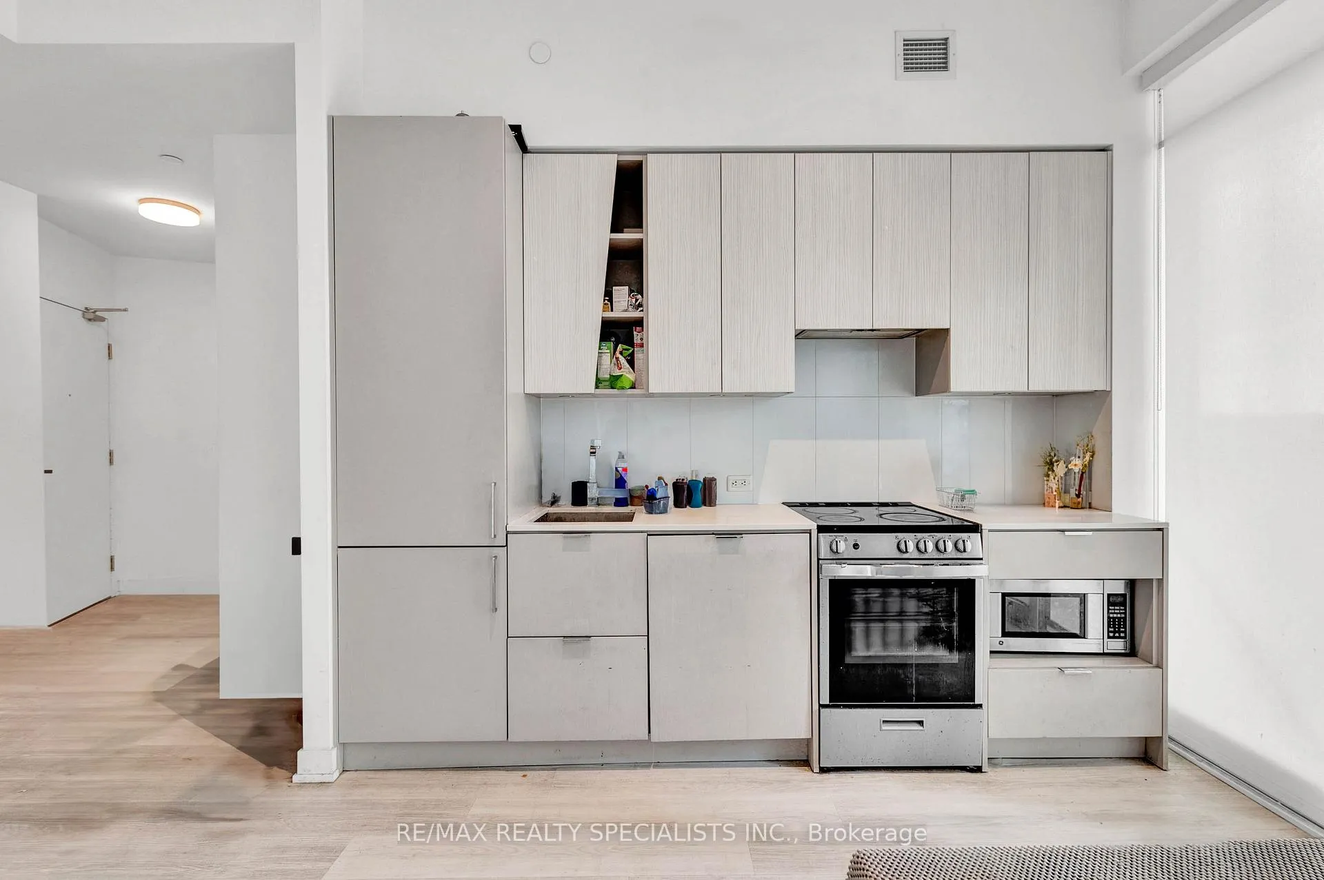 Photo 10 of Unit 321, 3883 Quartz Road, Mississauga, City Centre — HOMEH