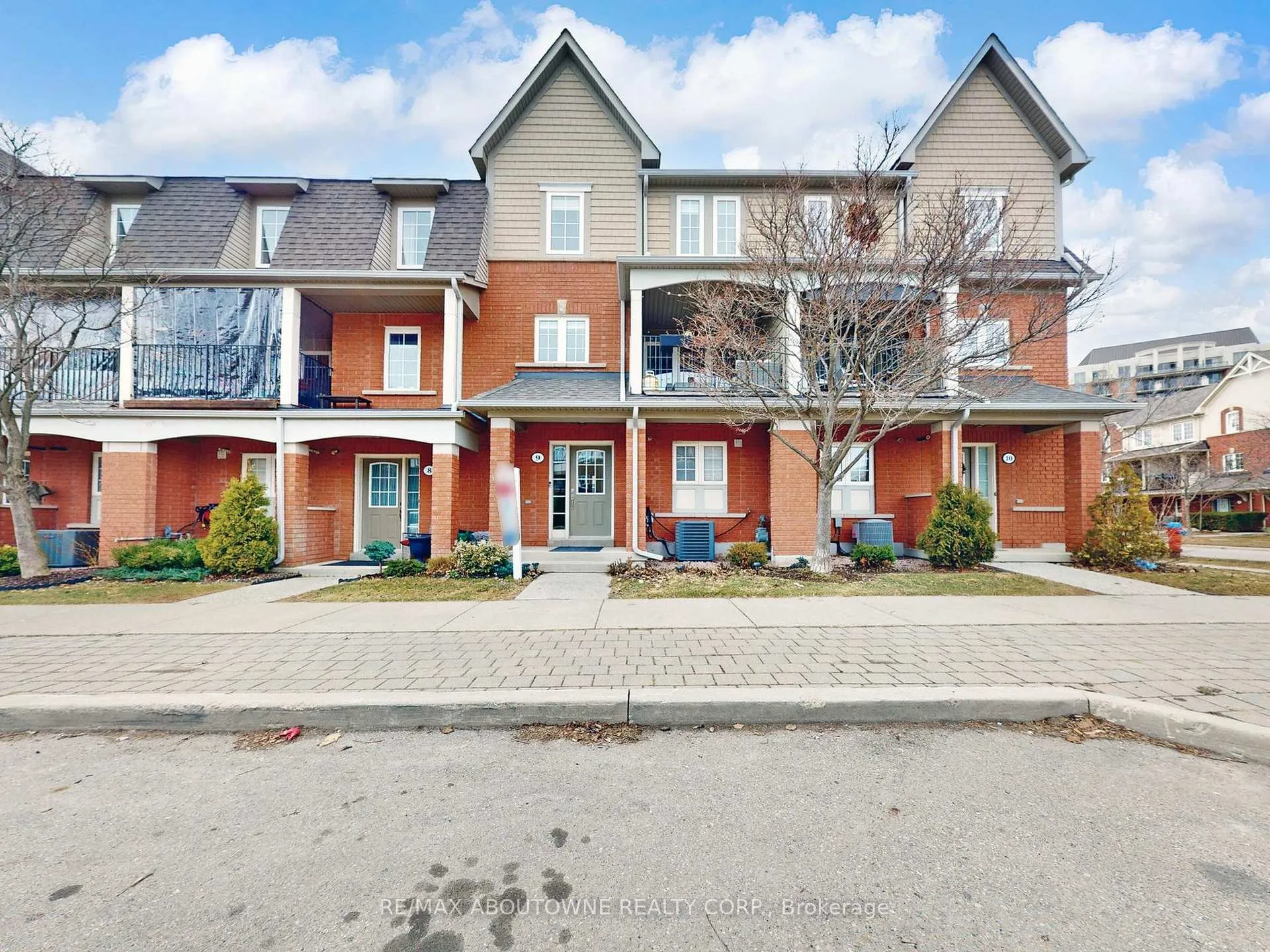 Photo 1 of Unit 9, 2360 Parkhaven Boulevard, Oakville, River Oaks — HOMEH