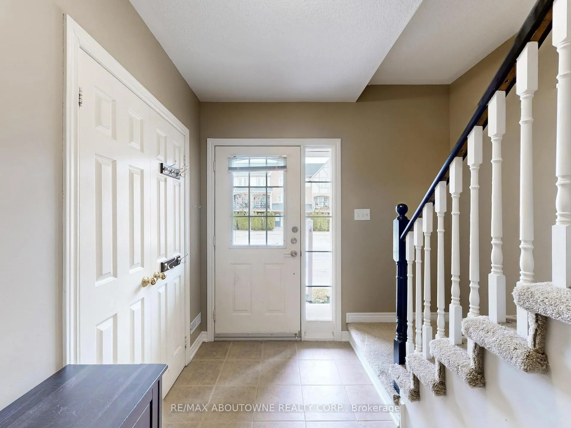 Photo 6 of Unit 9, 2360 Parkhaven Boulevard, Oakville, River Oaks — HOMEH