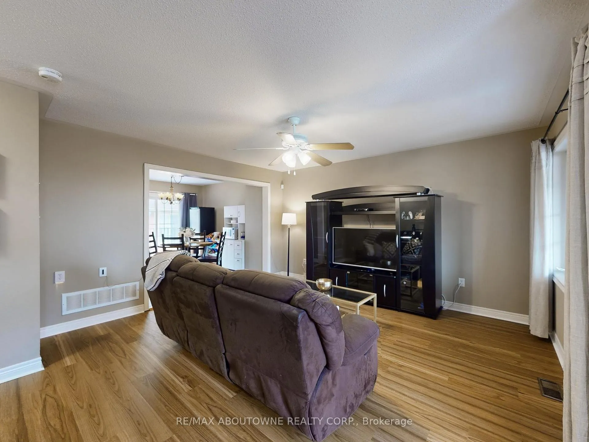 Photo 8 of Unit 9, 2360 Parkhaven Boulevard, Oakville, River Oaks — HOMEH