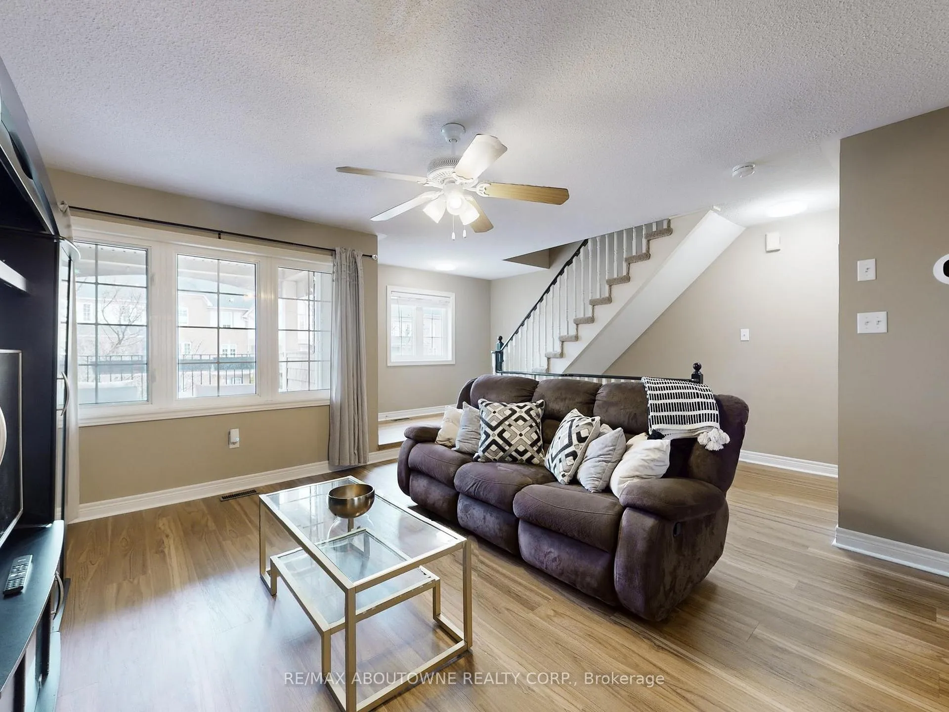 Photo 9 of Unit 9, 2360 Parkhaven Boulevard, Oakville, River Oaks — HOMEH