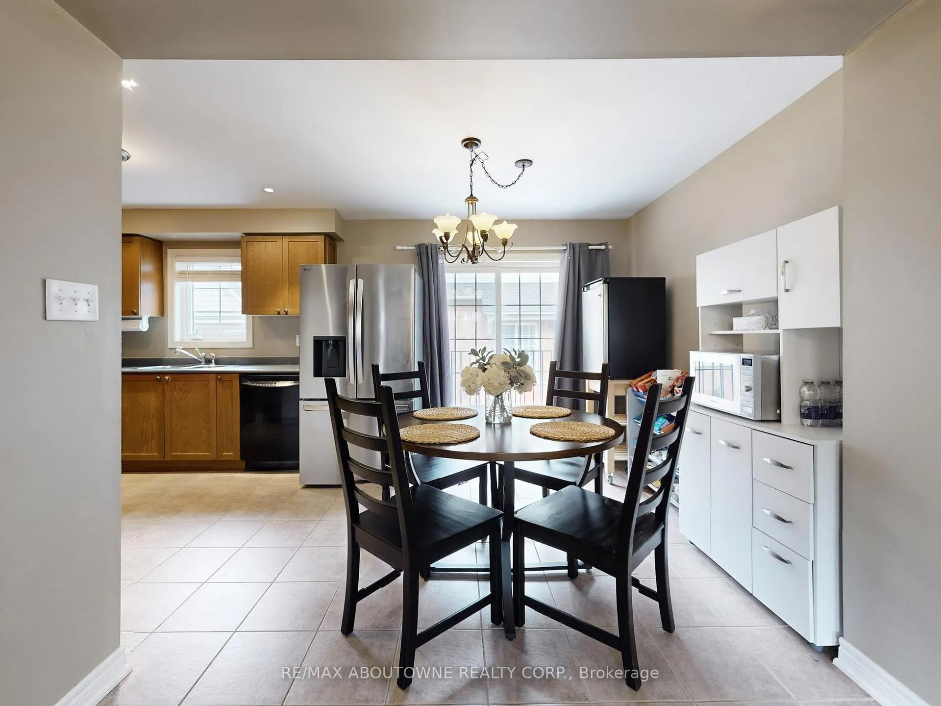Photo 15 of Unit 9, 2360 Parkhaven Boulevard, Oakville, River Oaks — HOMEH