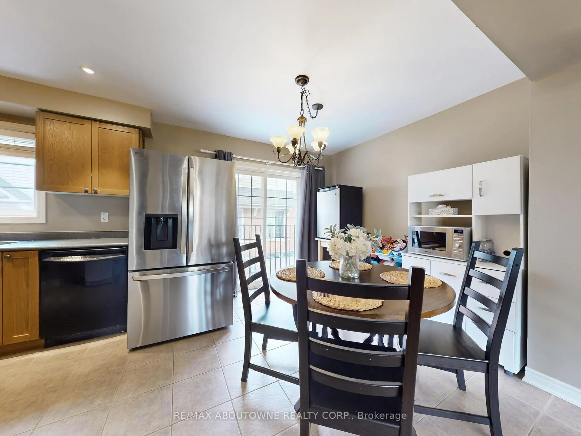 Photo 16 of Unit 9, 2360 Parkhaven Boulevard, Oakville, River Oaks — HOMEH
