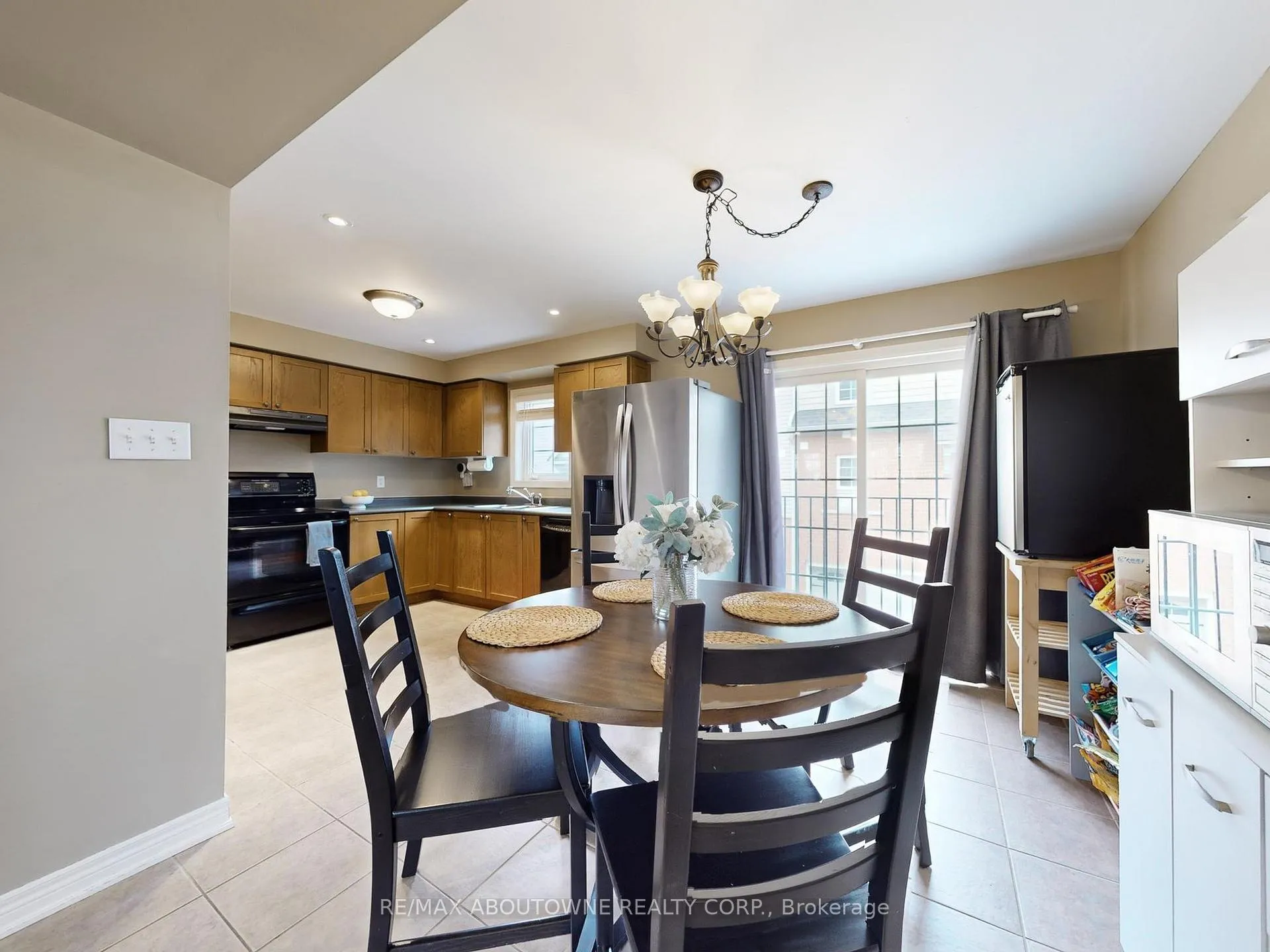 Photo 17 of Unit 9, 2360 Parkhaven Boulevard, Oakville, River Oaks — HOMEH