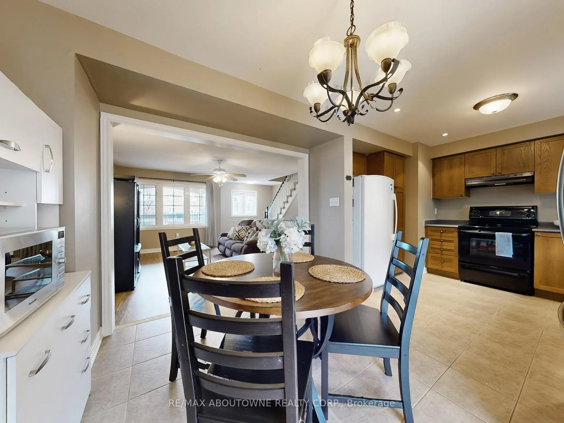 Photo 18 of Unit 9, 2360 Parkhaven Boulevard, Oakville, River Oaks — HOMEH