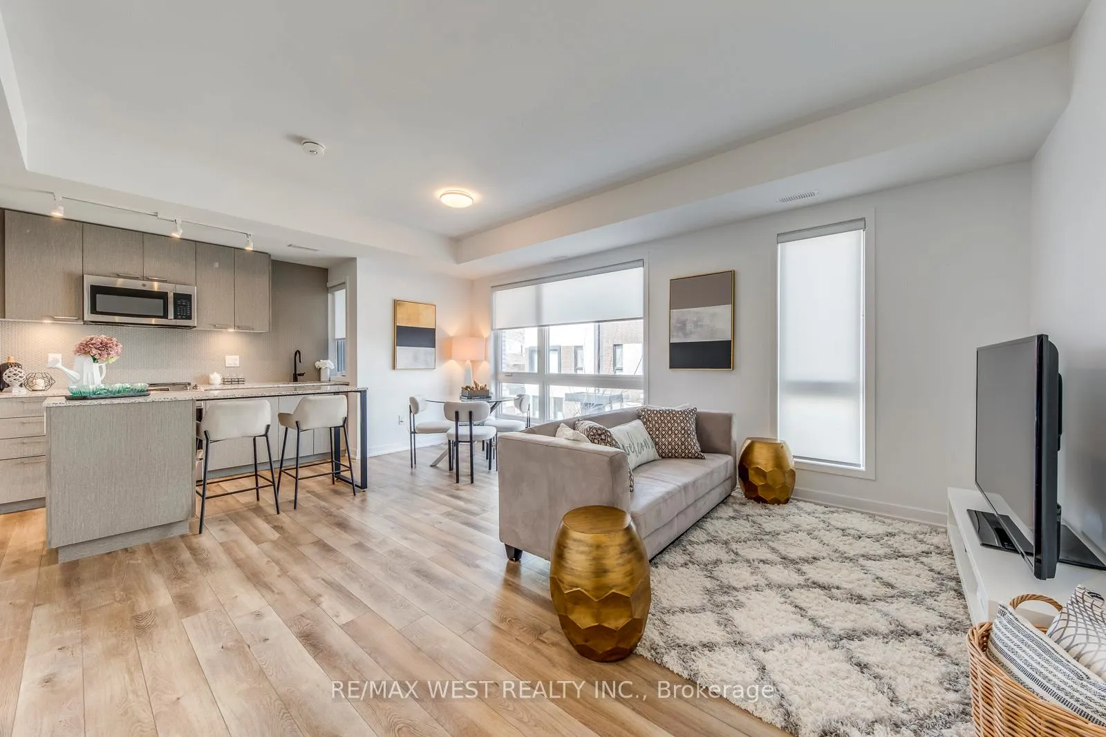 Photo 7 of Unit 14, 20 Ed Clark Gardens, Toronto, Weston-Pellam Park — HOMEH