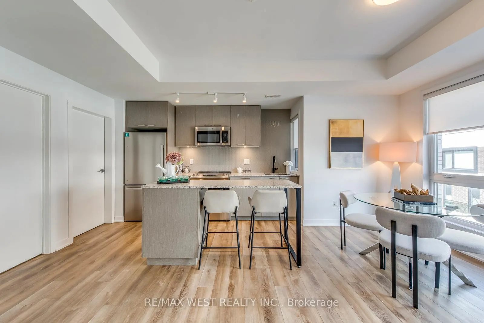 Photo 8 of Unit 14, 20 Ed Clark Gardens, Toronto, Weston-Pellam Park — HOMEH