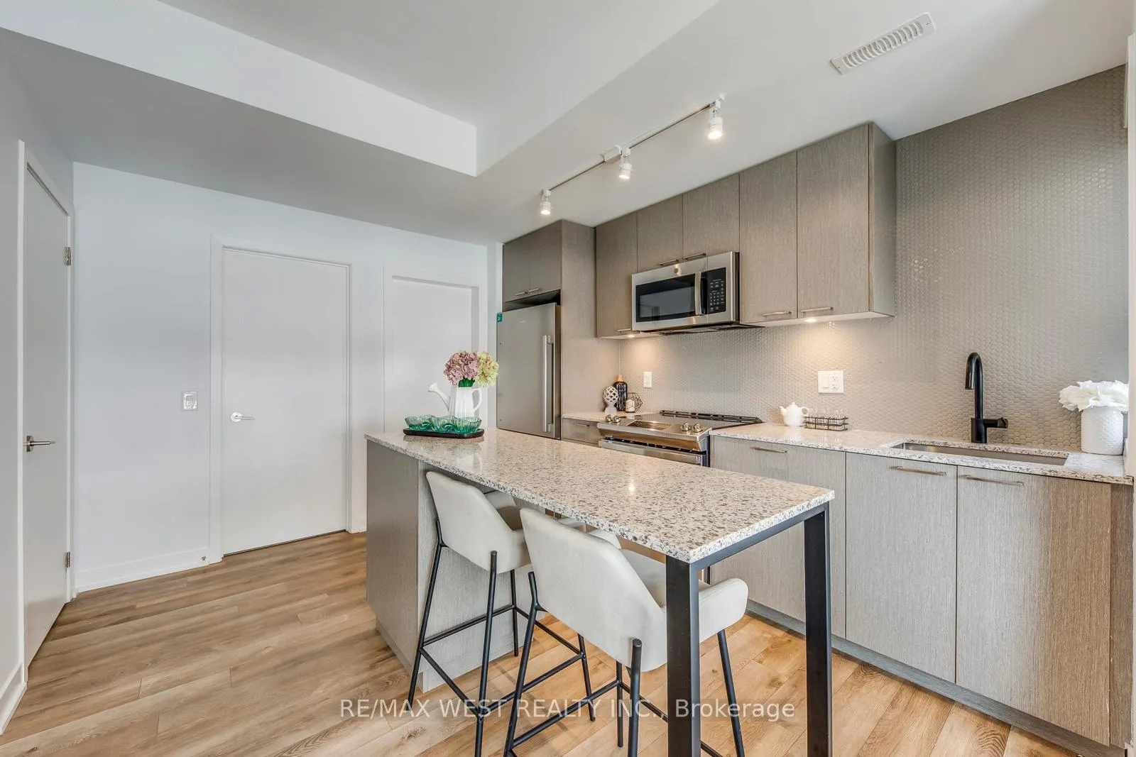 Photo 10 of Unit 14, 20 Ed Clark Gardens, Toronto, Weston-Pellam Park — HOMEH