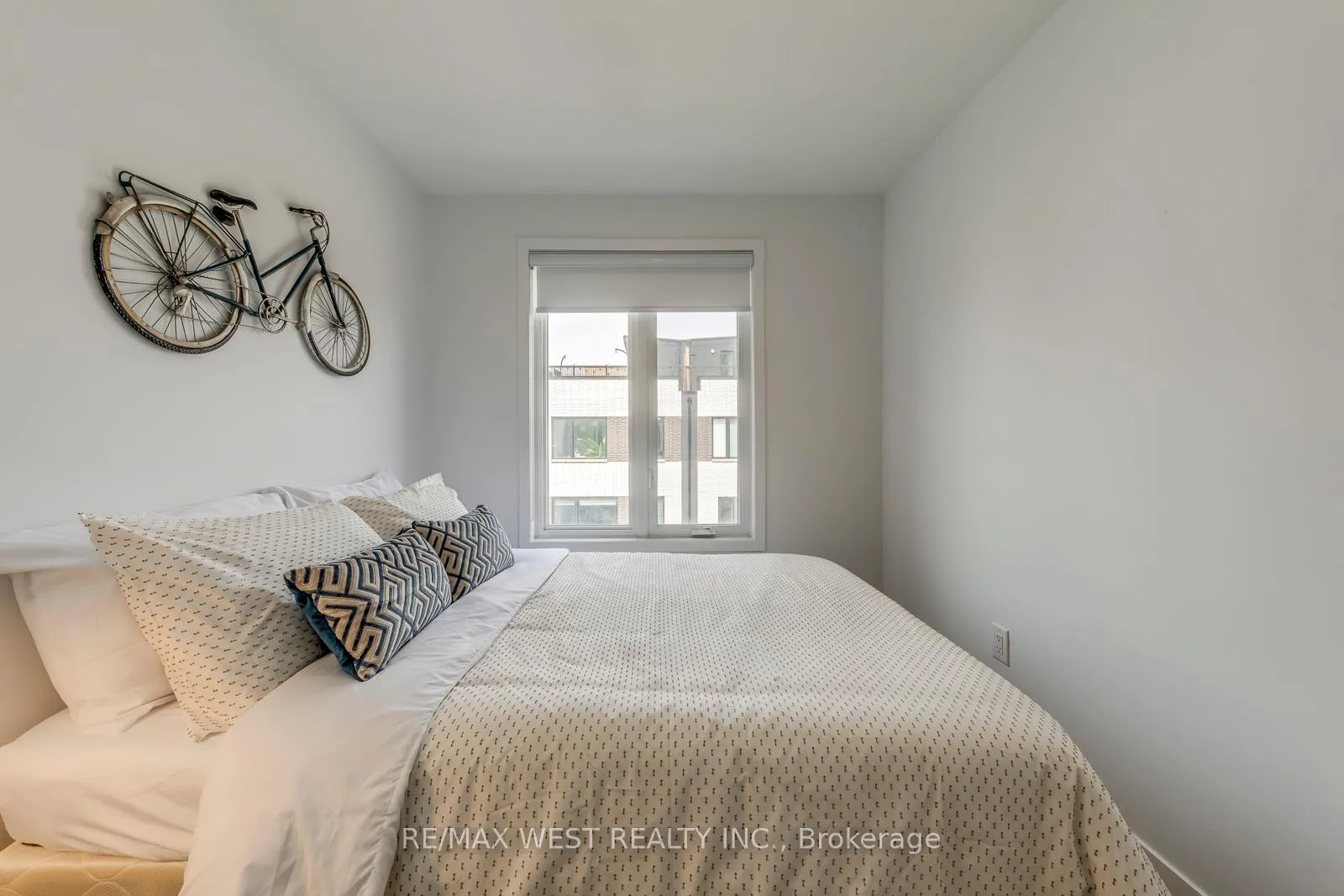 Photo 28 of Unit 14, 20 Ed Clark Gardens, Toronto, Weston-Pellam Park — HOMEH