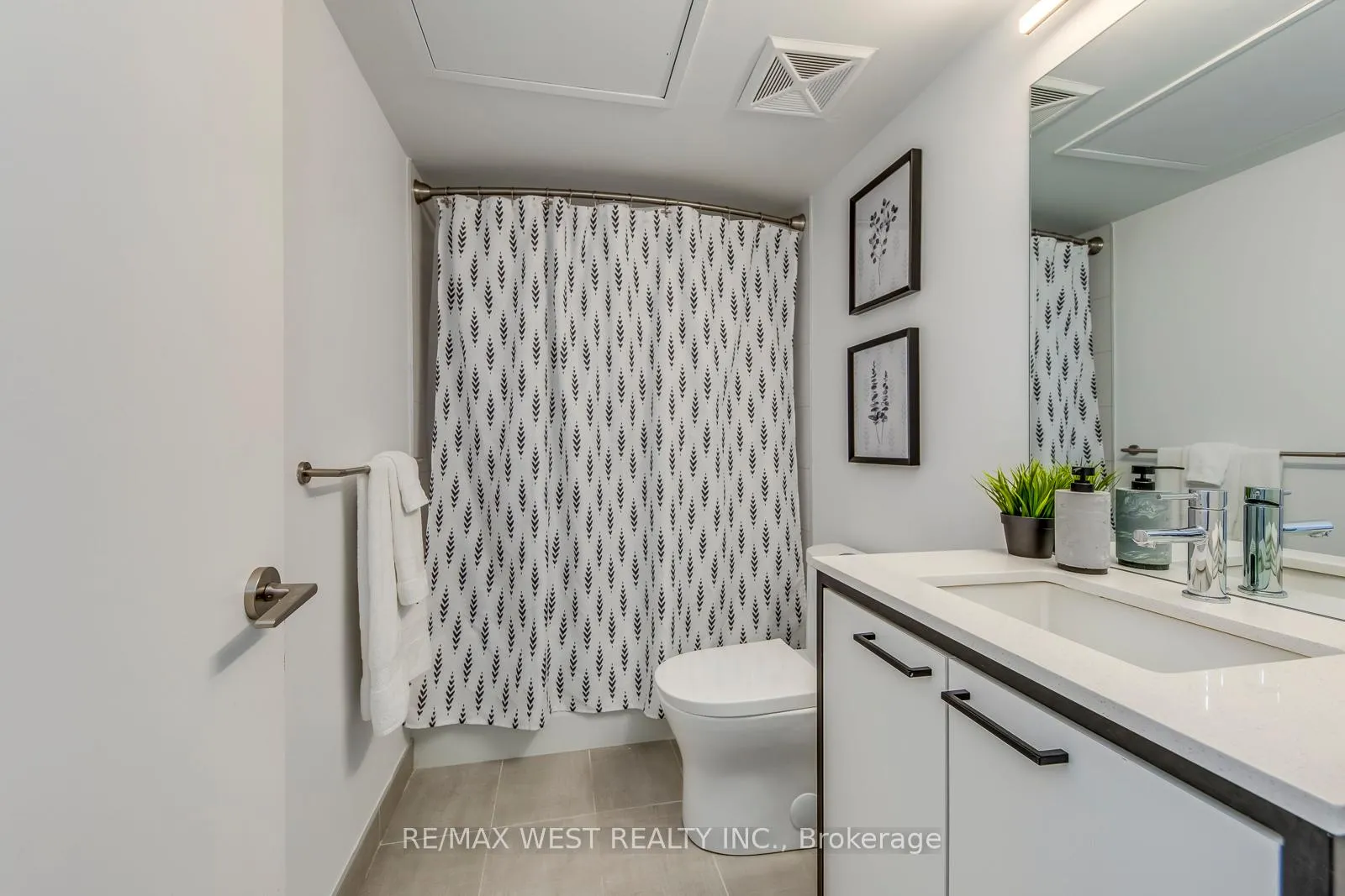 Photo 31 of Unit 14, 20 Ed Clark Gardens, Toronto, Weston-Pellam Park — HOMEH