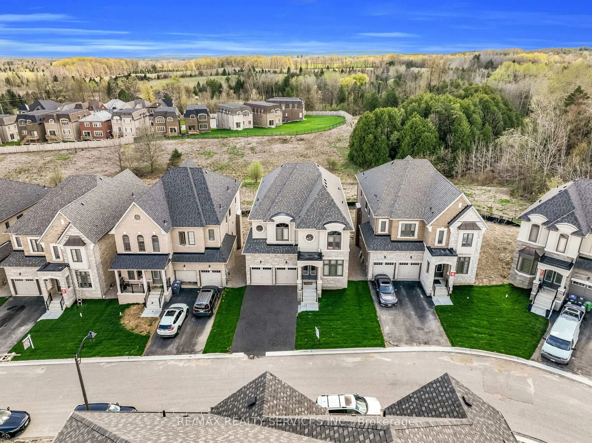 Photo 2 of 67 James Walker Avenue, Caledon, Caledon East — HOMEH