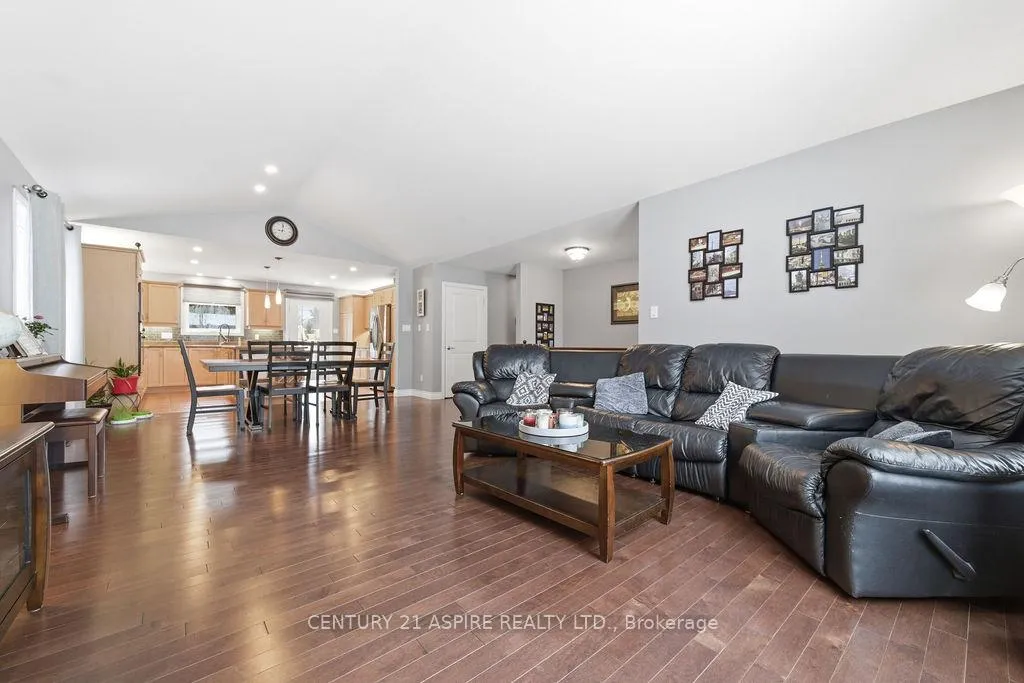 Photo 8 of 529 Turning Stone Crescent, Petawawa — HOMEH