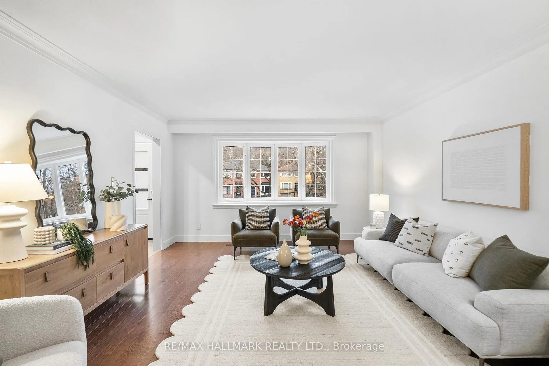 Photo 2 of 74 Glen Davis Crescent, Toronto, East End-Danforth — HOMEH