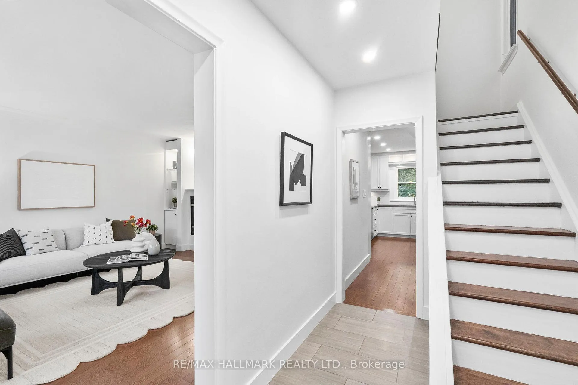 Photo 6 of 74 Glen Davis Crescent, Toronto, East End-Danforth — HOMEH