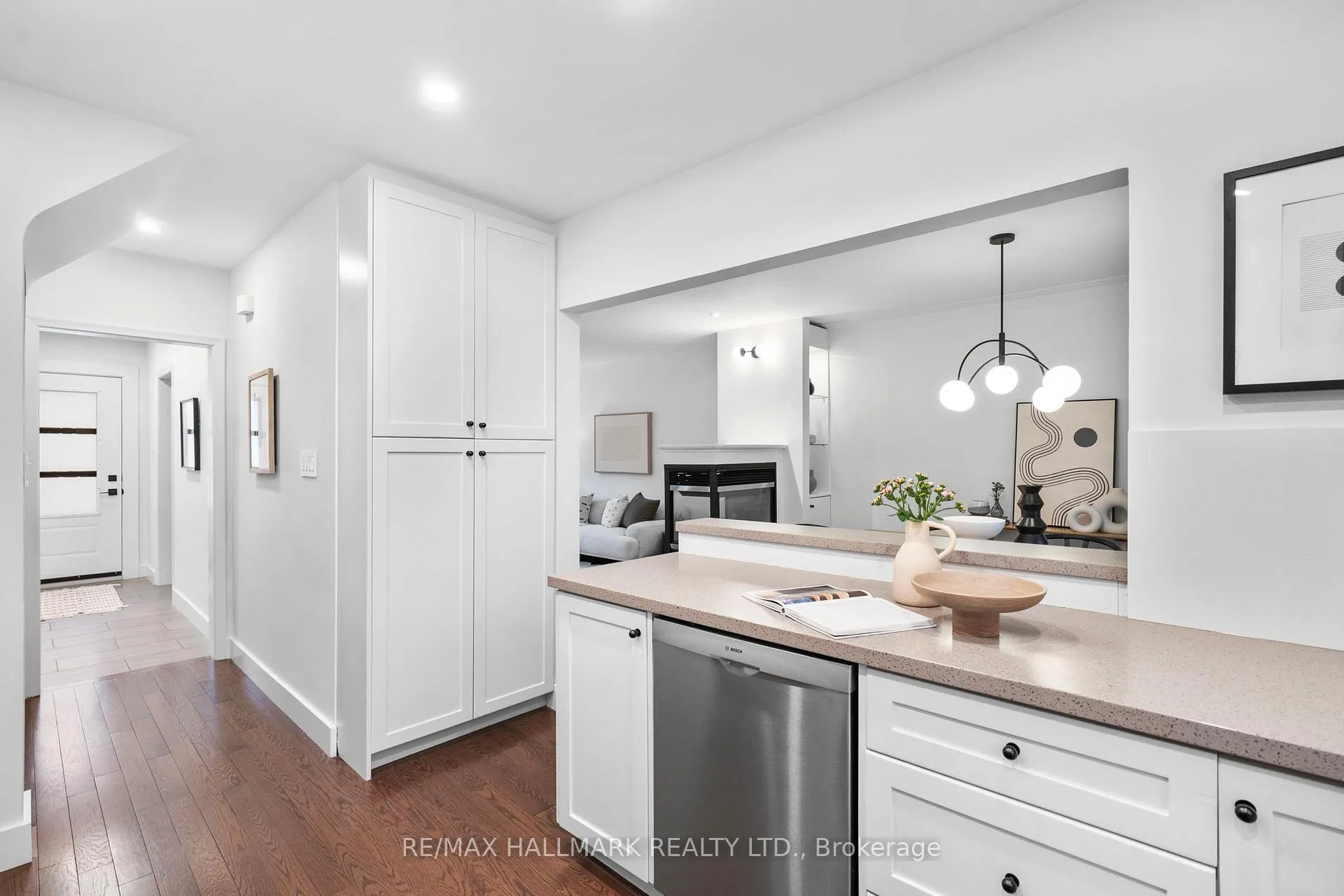 Photo 10 of 74 Glen Davis Crescent, Toronto, East End-Danforth — HOMEH