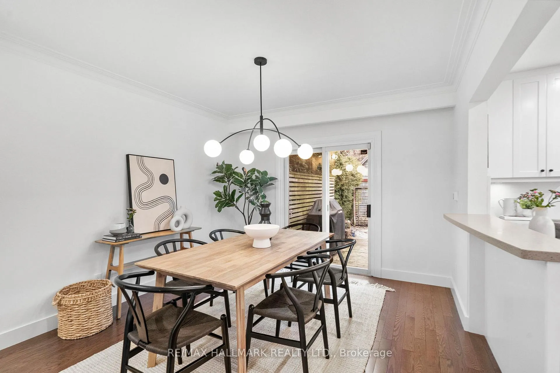 Photo 11 of 74 Glen Davis Crescent, Toronto, East End-Danforth — HOMEH