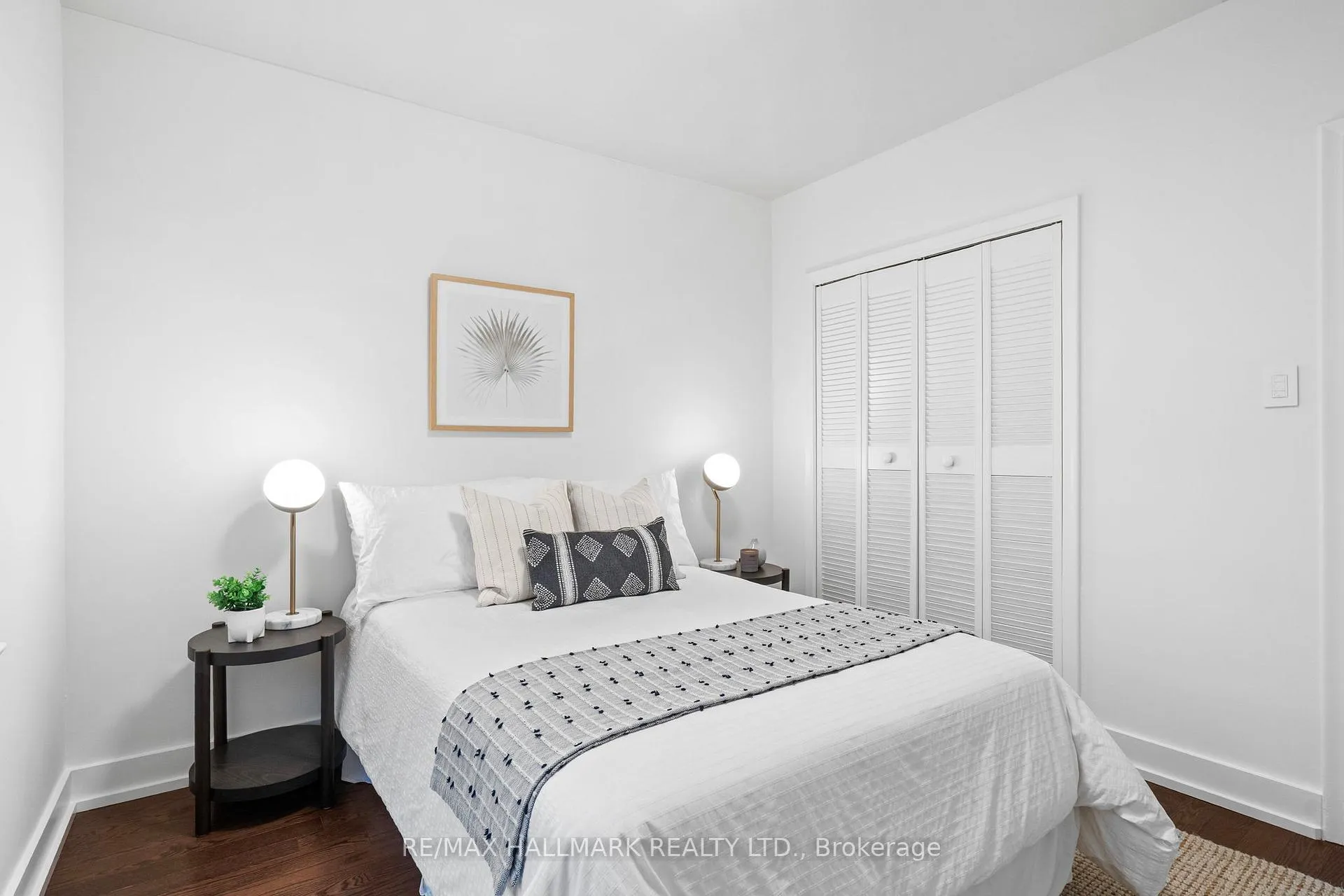Photo 16 of 74 Glen Davis Crescent, Toronto, East End-Danforth — HOMEH