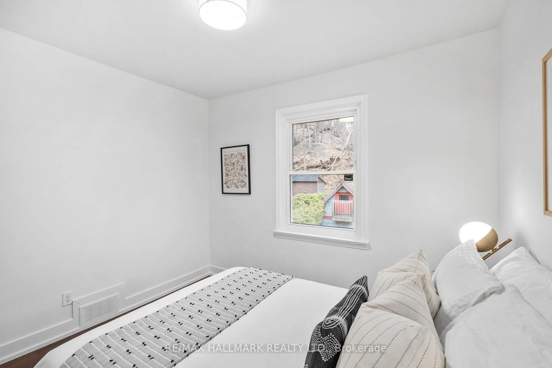 Photo 17 of 74 Glen Davis Crescent, Toronto, East End-Danforth — HOMEH