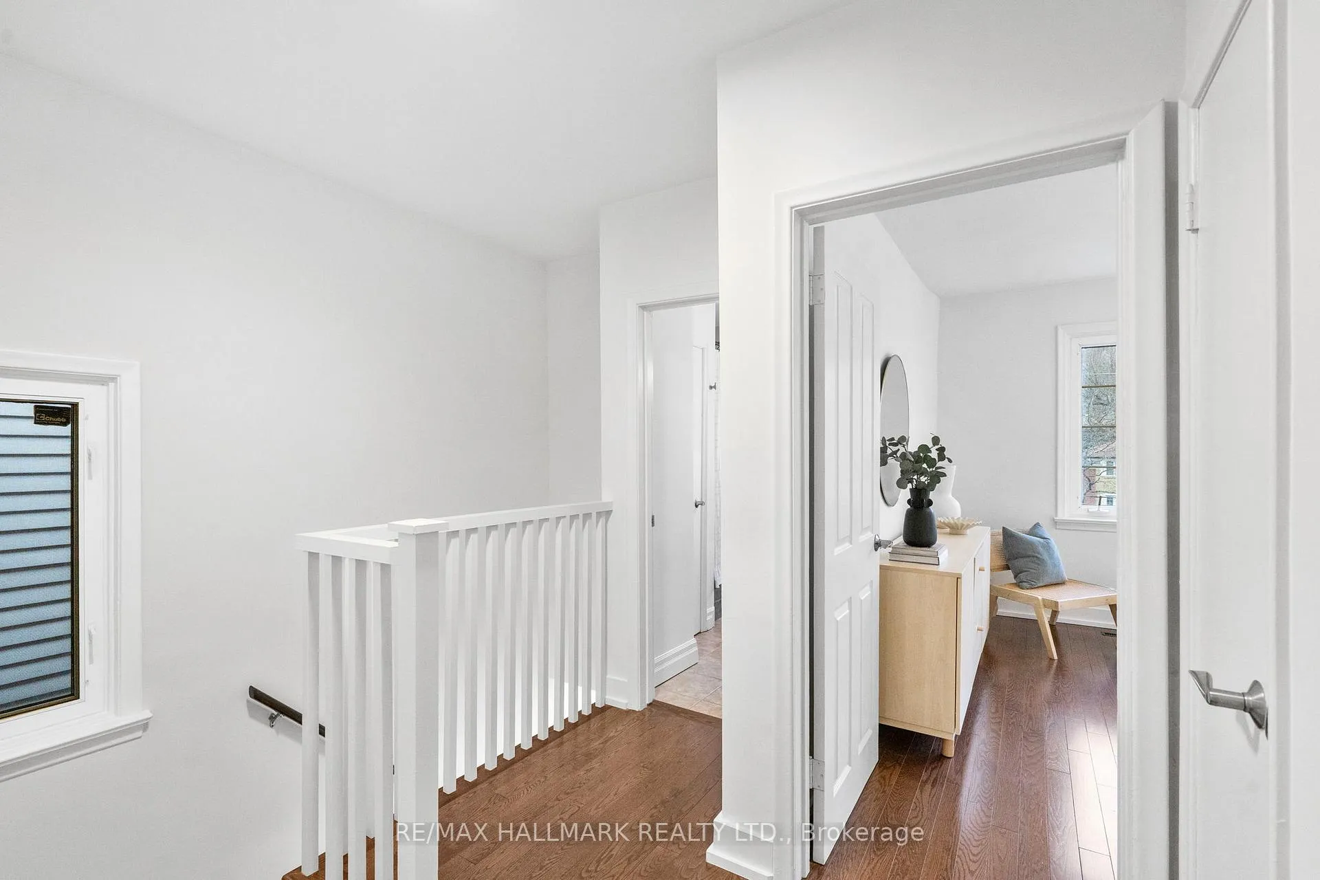 Photo 18 of 74 Glen Davis Crescent, Toronto, East End-Danforth — HOMEH