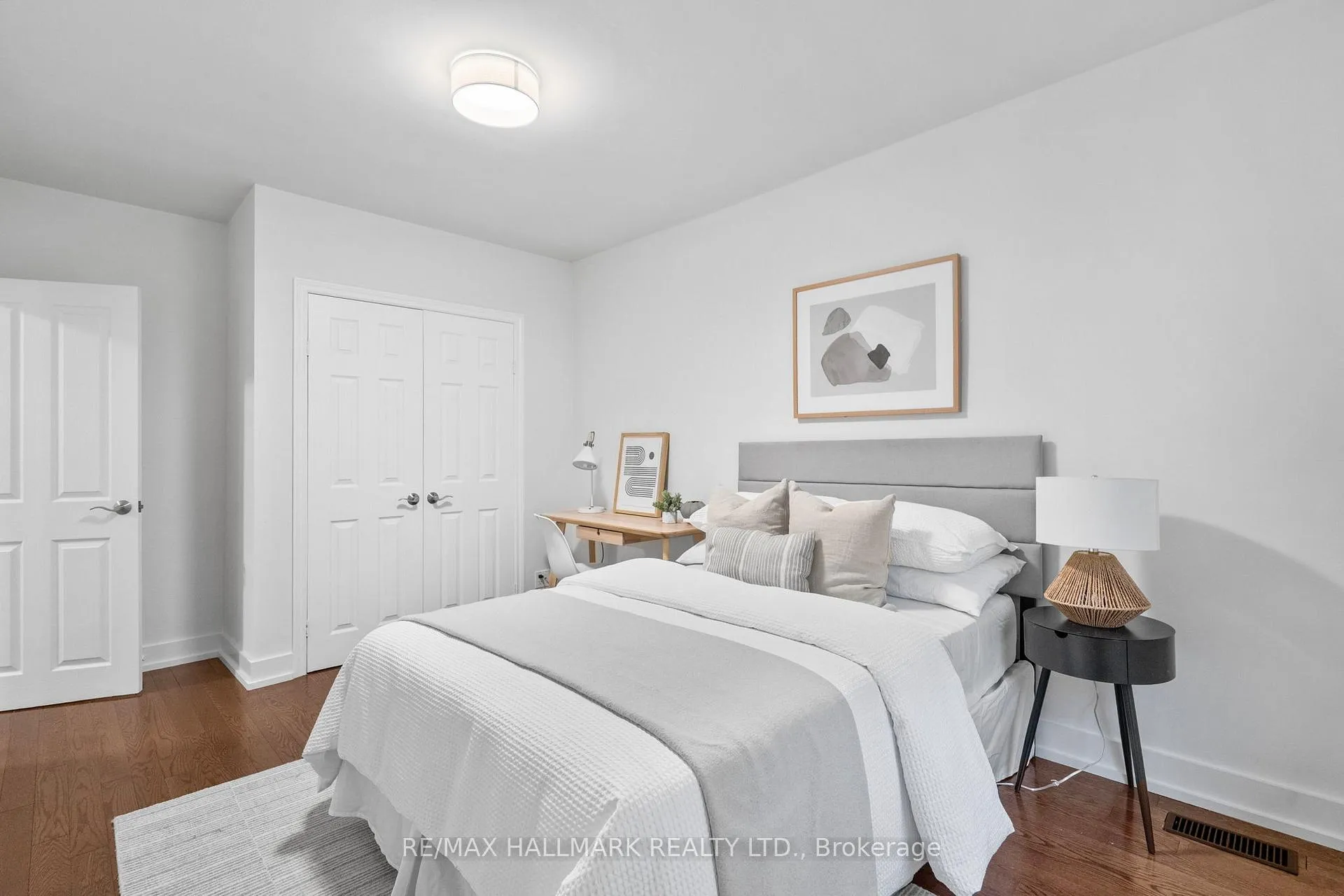 Photo 20 of 74 Glen Davis Crescent, Toronto, East End-Danforth — HOMEH