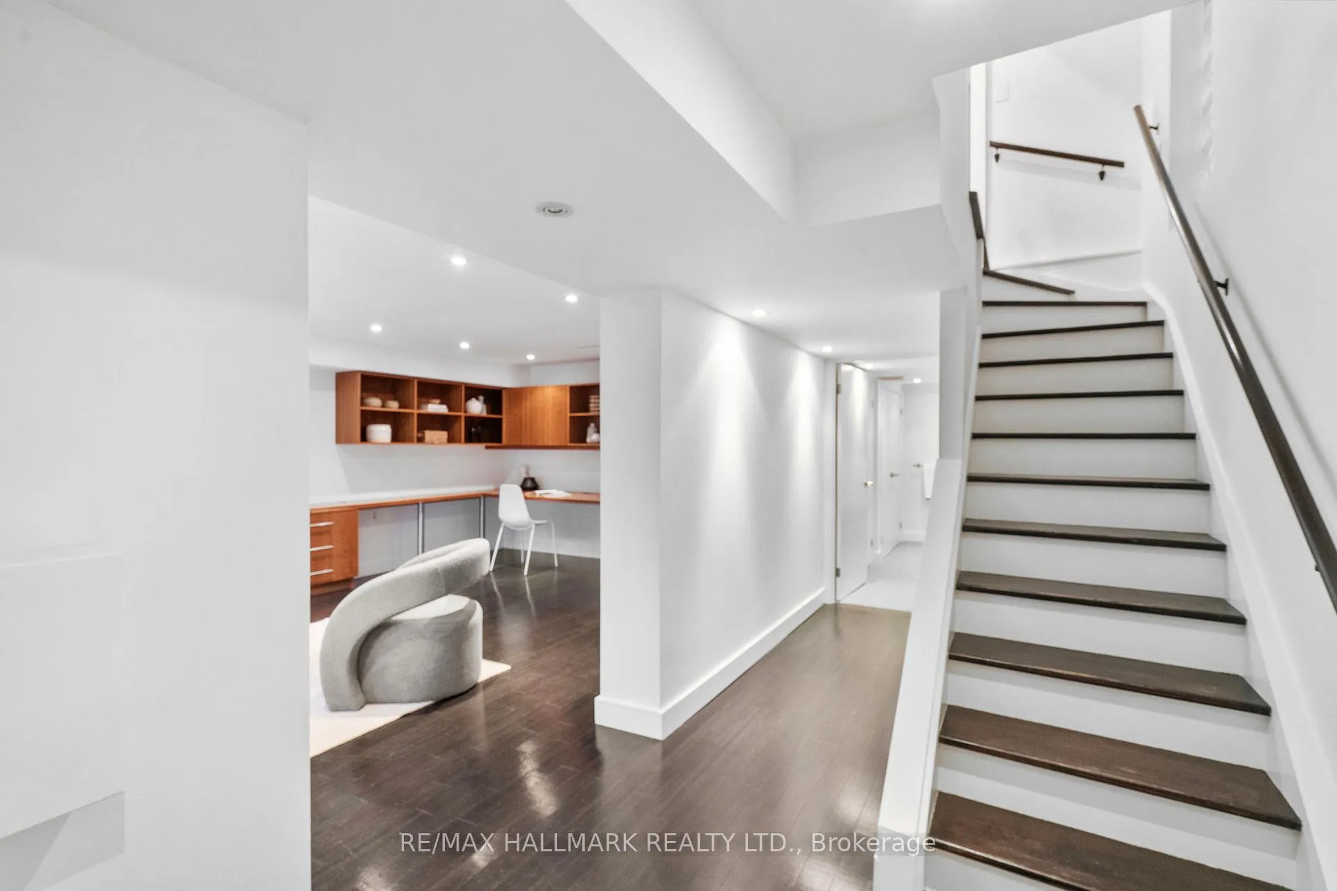 Photo 26 of 74 Glen Davis Crescent, Toronto, East End-Danforth — HOMEH