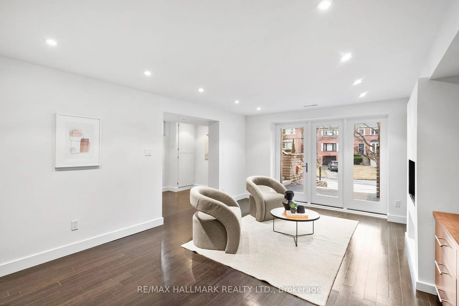 Photo 32 of 74 Glen Davis Crescent, Toronto, East End-Danforth — HOMEH