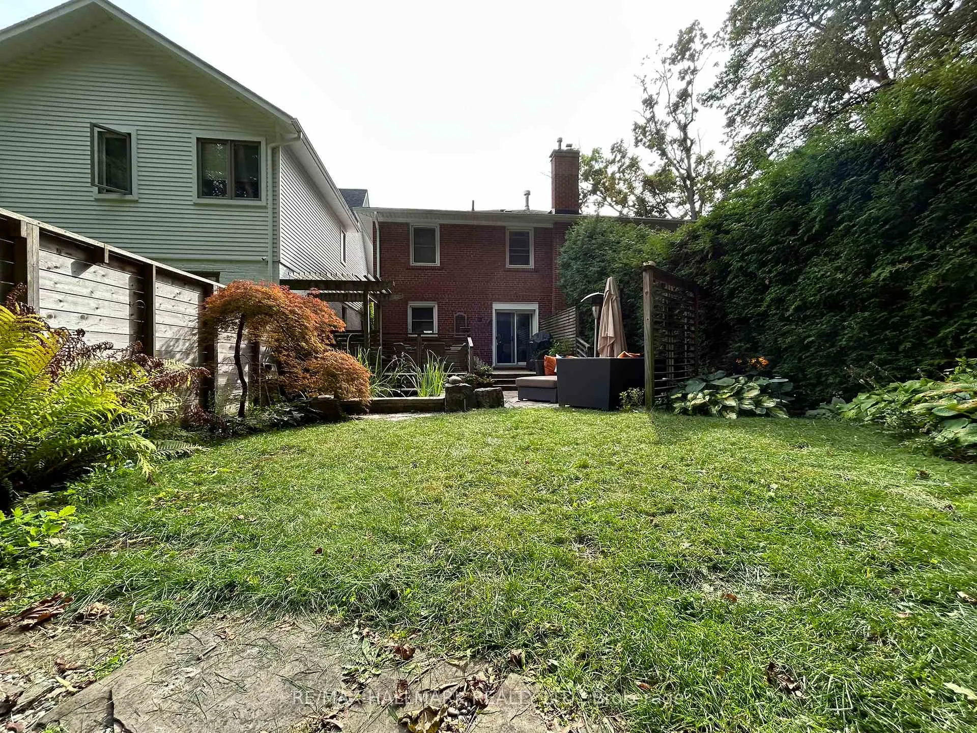 Photo 41 of 74 Glen Davis Crescent, Toronto, East End-Danforth — HOMEH