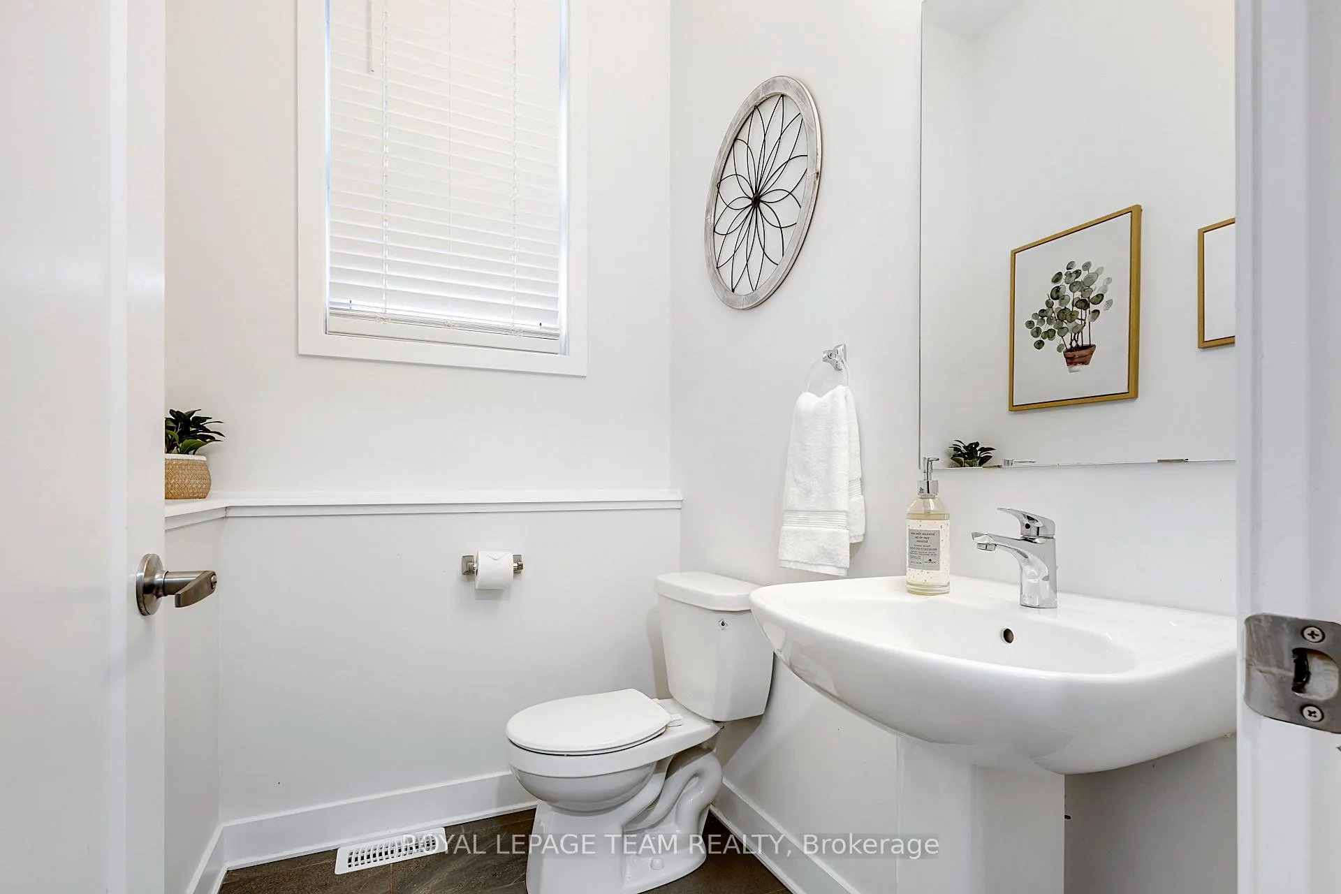 Photo 6 of 223 Turnbuckle Crescent, Ottawa, Barrhaven - Half Moon Bay — HOMEH