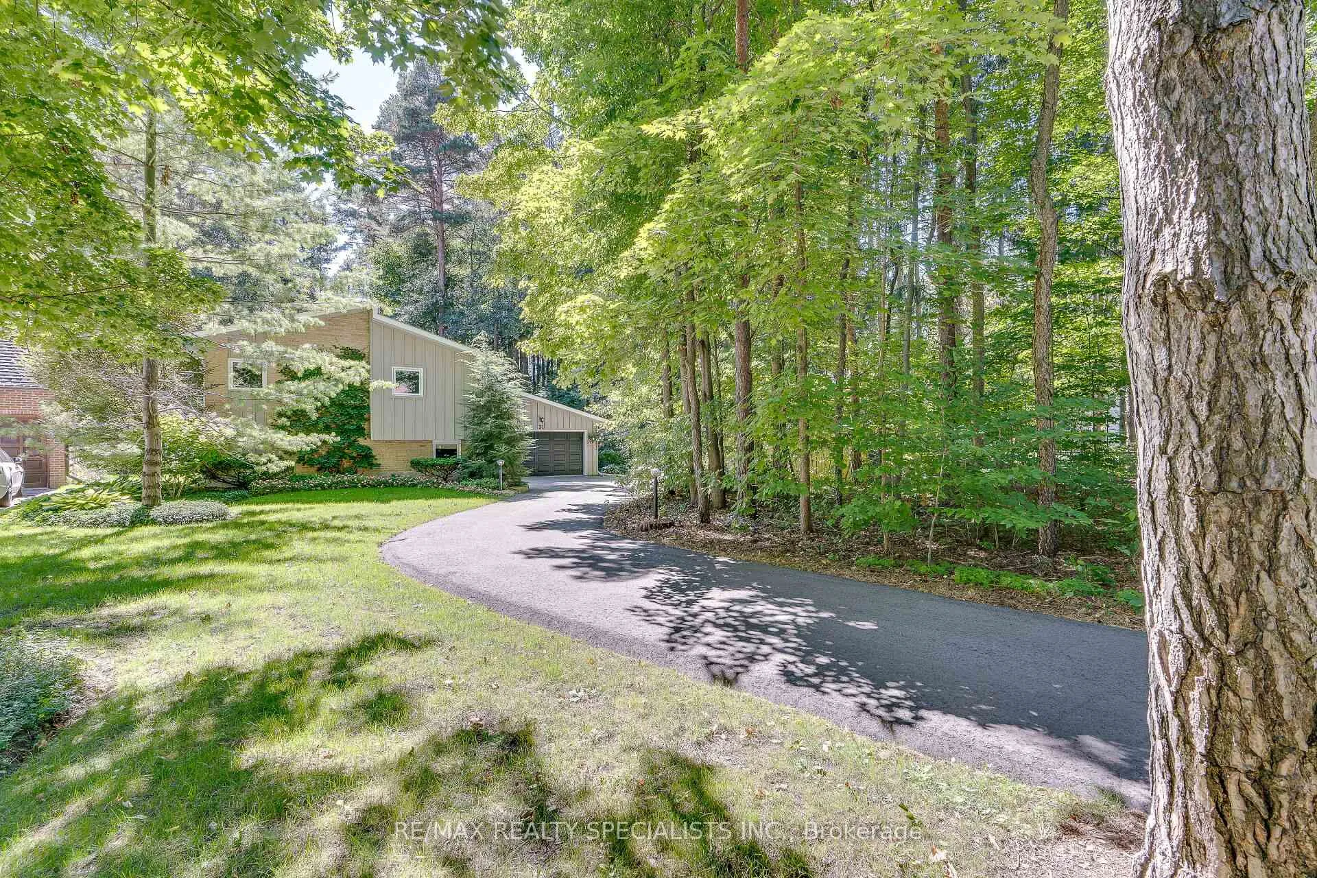 Photo 2 of 31 Oliver's Lane, Caledon, Caledon East — HOMEH