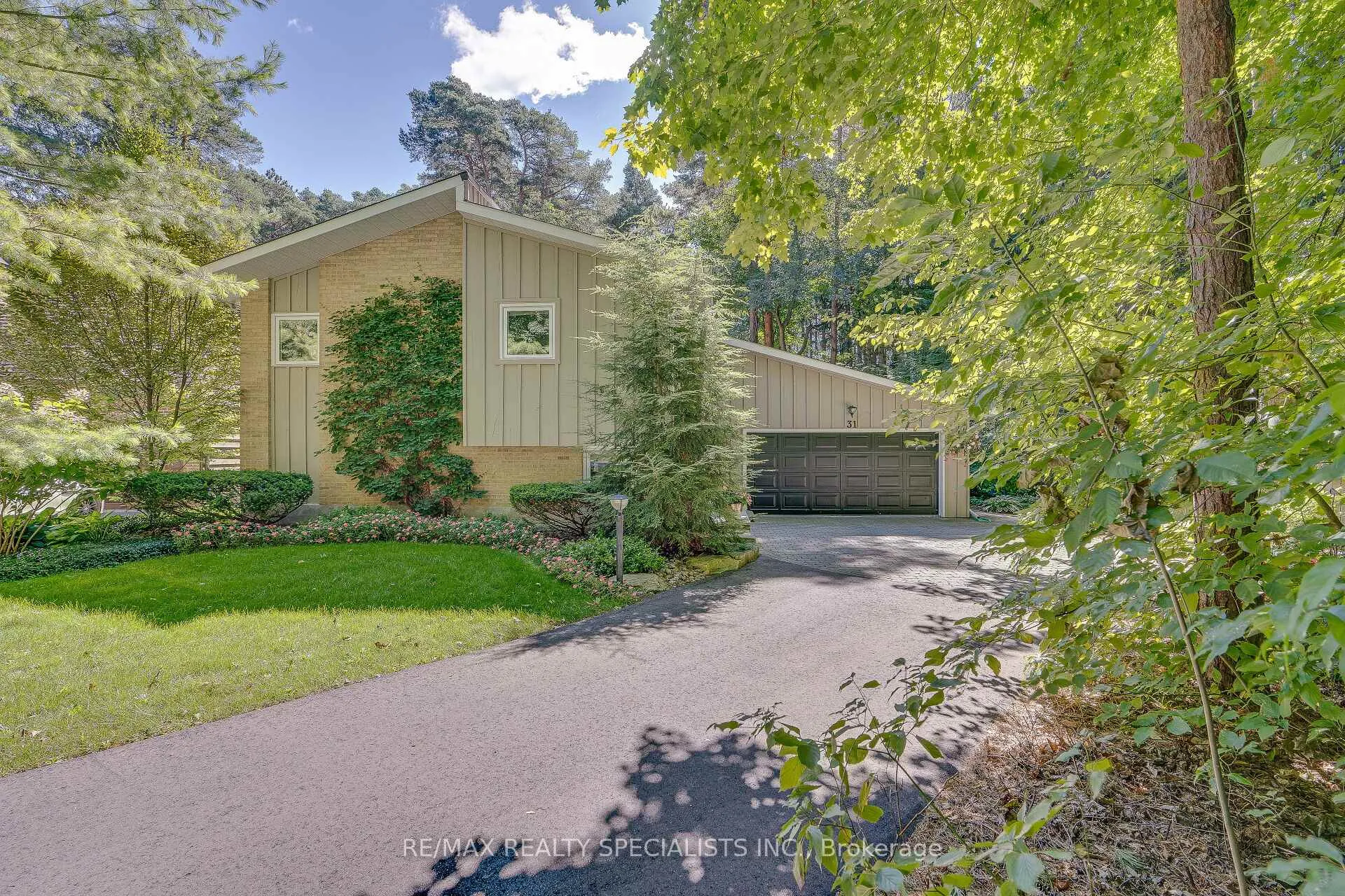 Photo 3 of 31 Oliver's Lane, Caledon, Caledon East — HOMEH