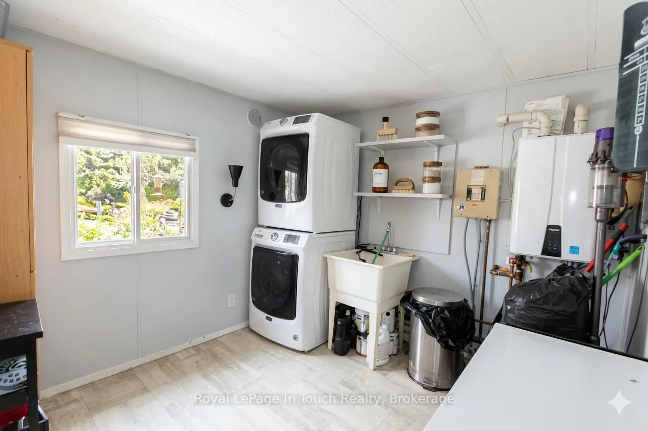 Photo 10 of 10 Lakeshore Road, Midland — HOMEH