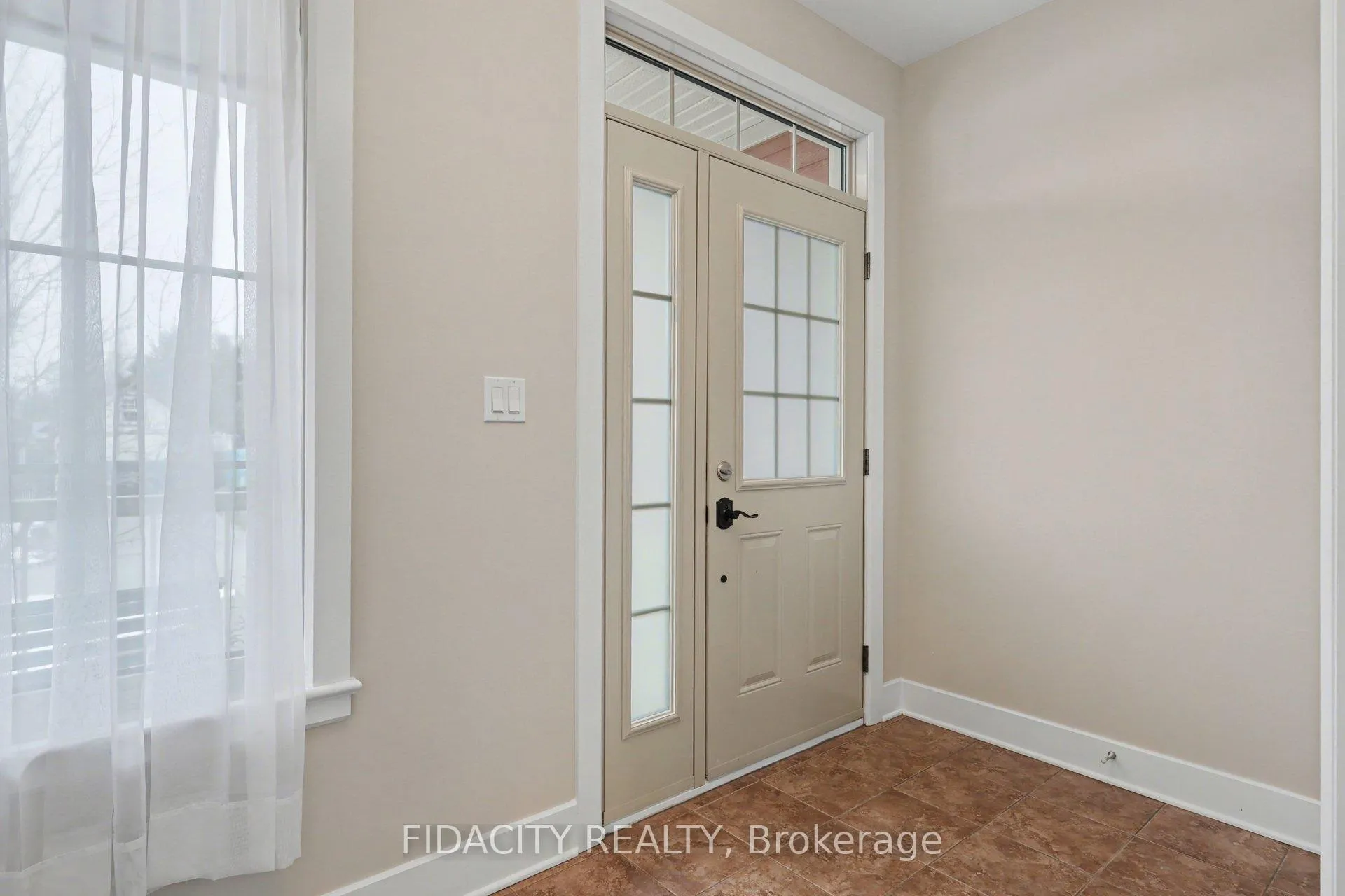 Photo 3 of 21 Galens Way, North Grenville, Kemptville — HOMEH