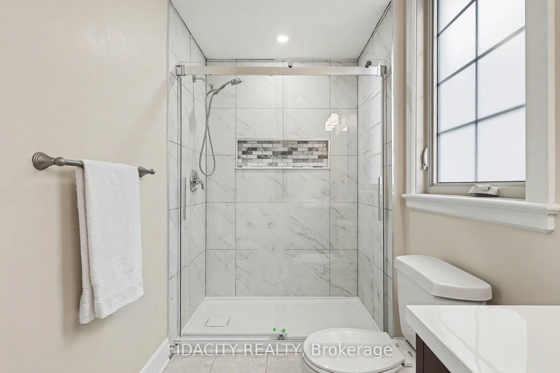 Photo 19 of 21 Galens Way, North Grenville, Kemptville — HOMEH