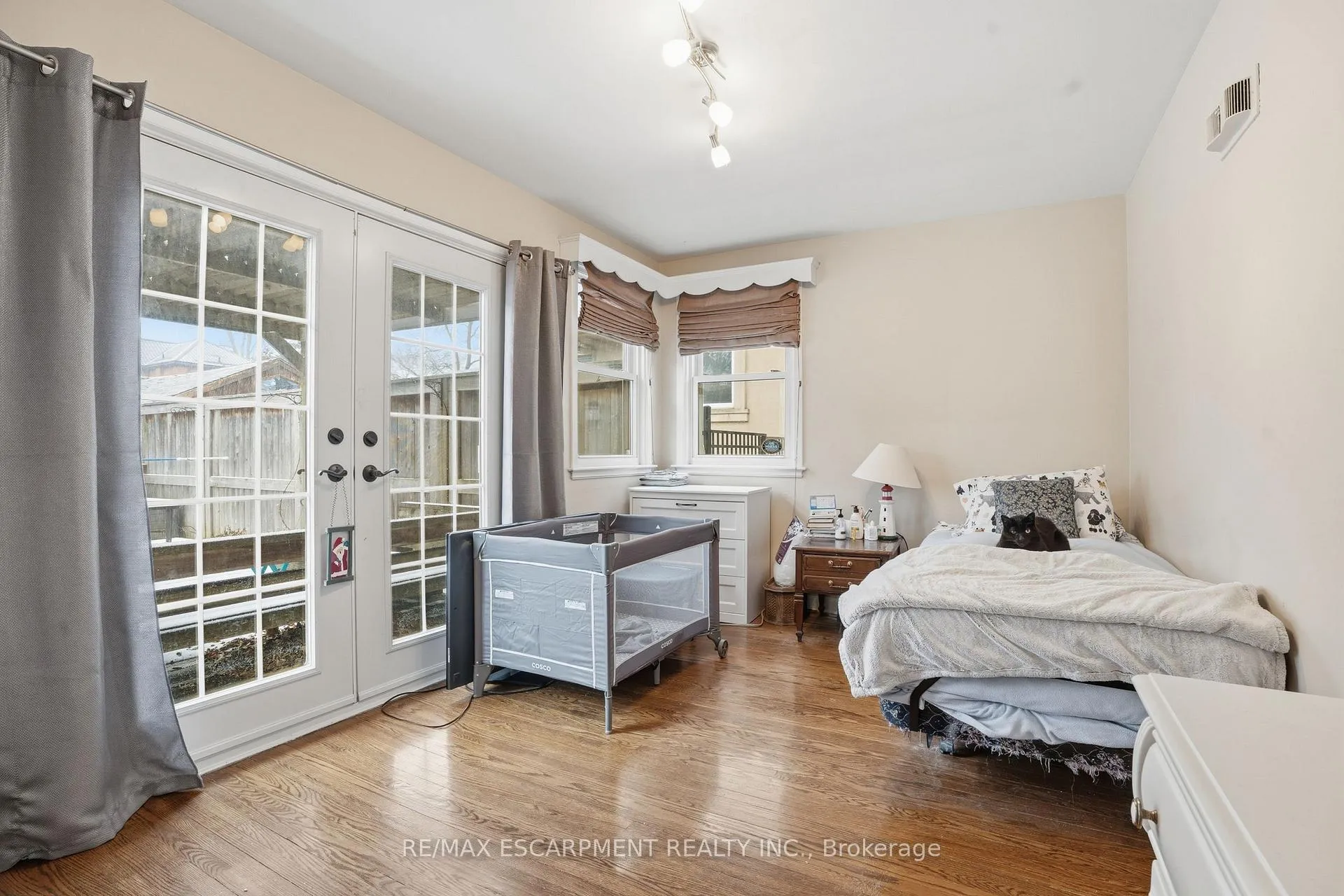 Photo 19 of 77 Arcade Crescent, Hamilton, Southam — HOMEH