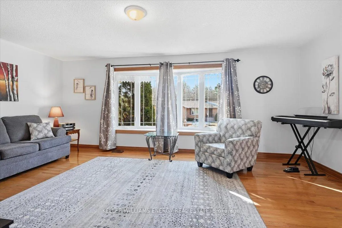 Photo 4 of 65 Irwin Road, Clarington, Orono — HOMEH
