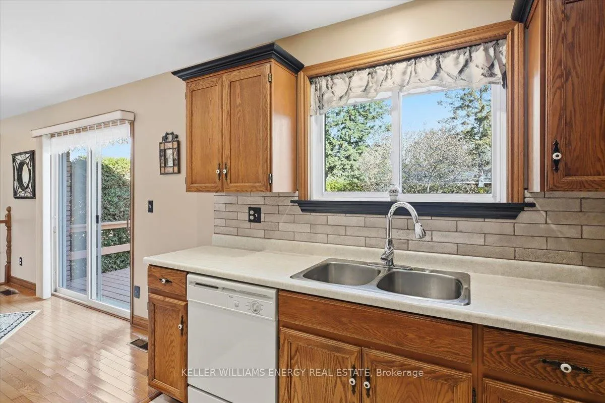 Photo 8 of 65 Irwin Road, Clarington, Orono — HOMEH