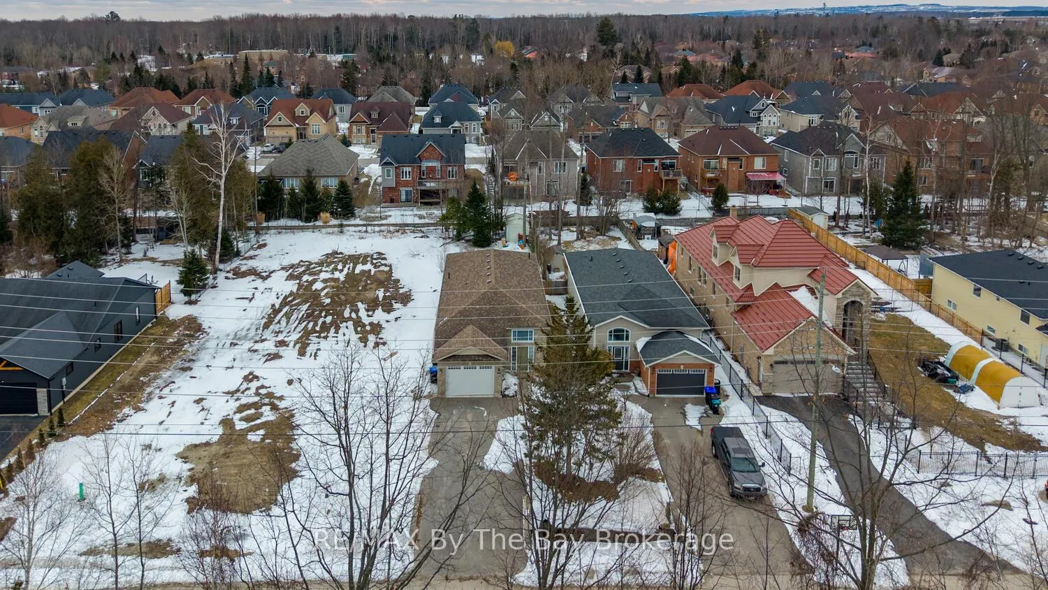 Photo 3 of 409 Robinson Road, Wasaga Beach — HOMEH