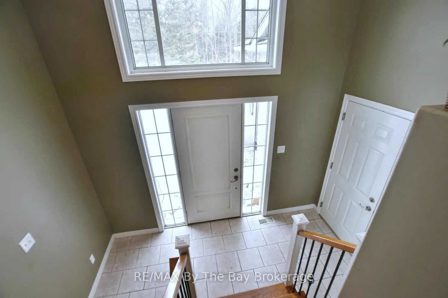 Photo 5 of 409 Robinson Road, Wasaga Beach — HOMEH