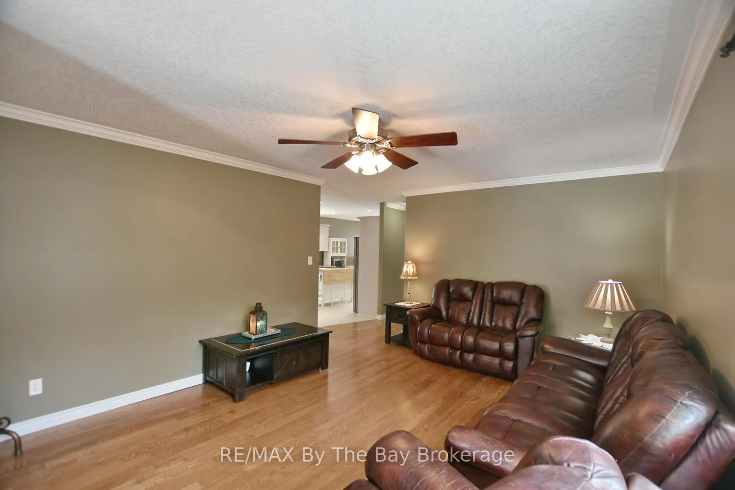 Photo 10 of 409 Robinson Road, Wasaga Beach — HOMEH