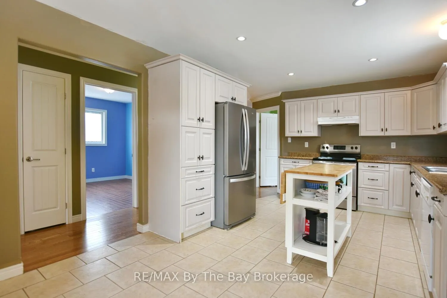 Photo 14 of 409 Robinson Road, Wasaga Beach — HOMEH