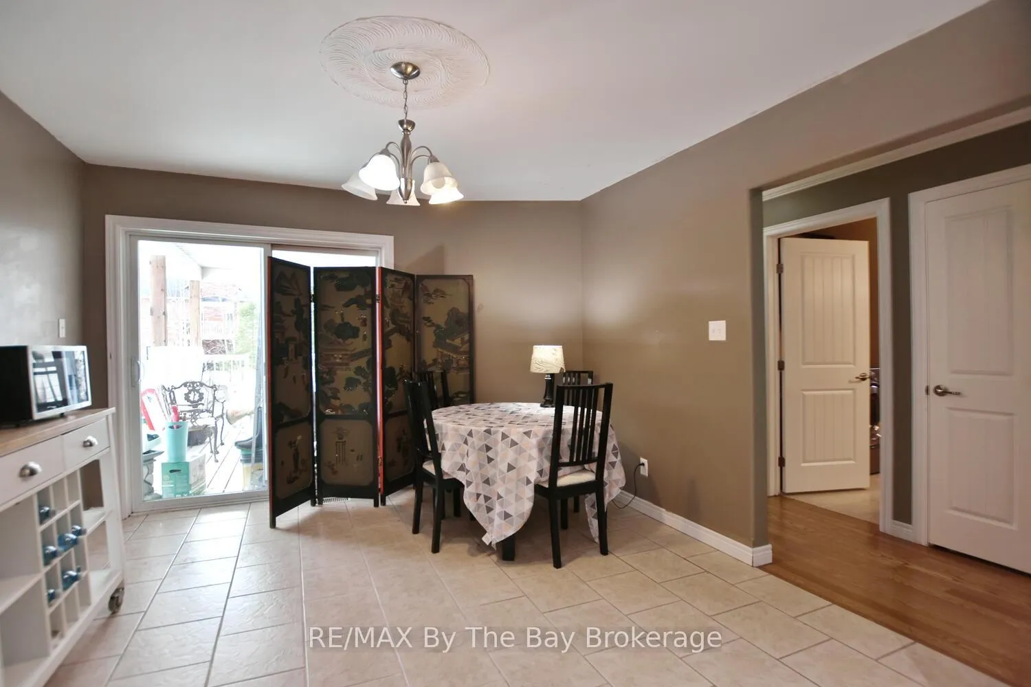 Photo 19 of 409 Robinson Road, Wasaga Beach — HOMEH