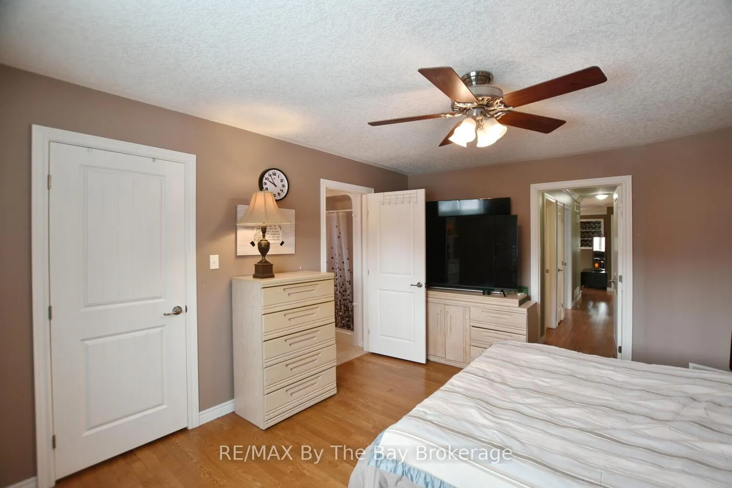 Photo 24 of 409 Robinson Road, Wasaga Beach — HOMEH