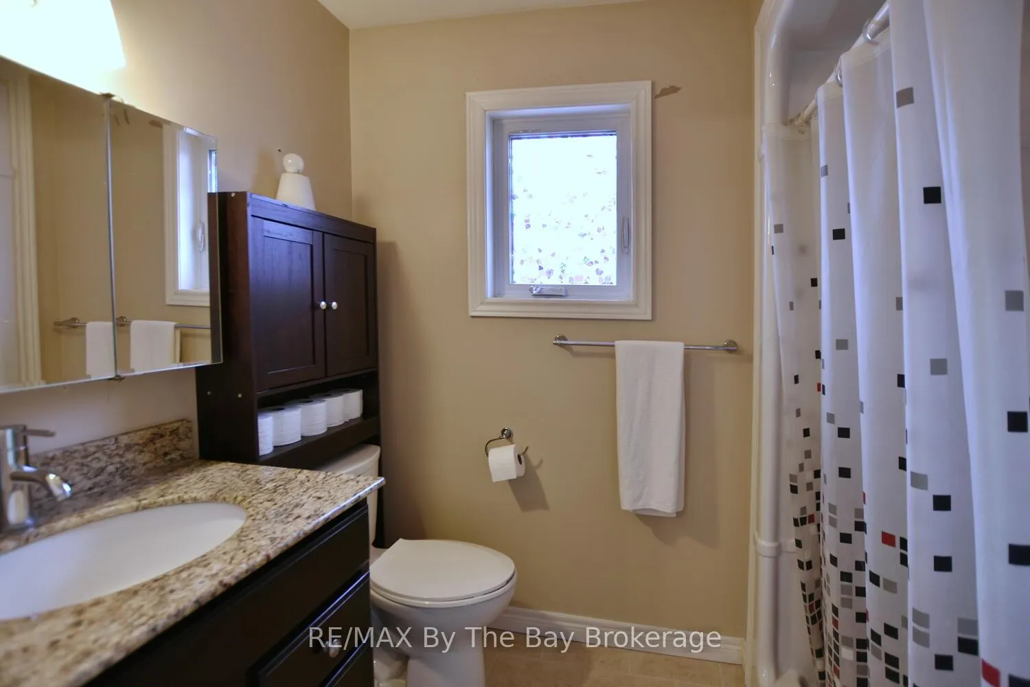 Photo 25 of 409 Robinson Road, Wasaga Beach — HOMEH